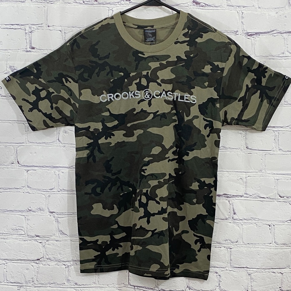 NWT Crooks & Castle Camo Script Tee